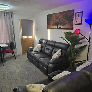 A Cosy Room With A King-Sized Bed & Netflix Tv Birmingham